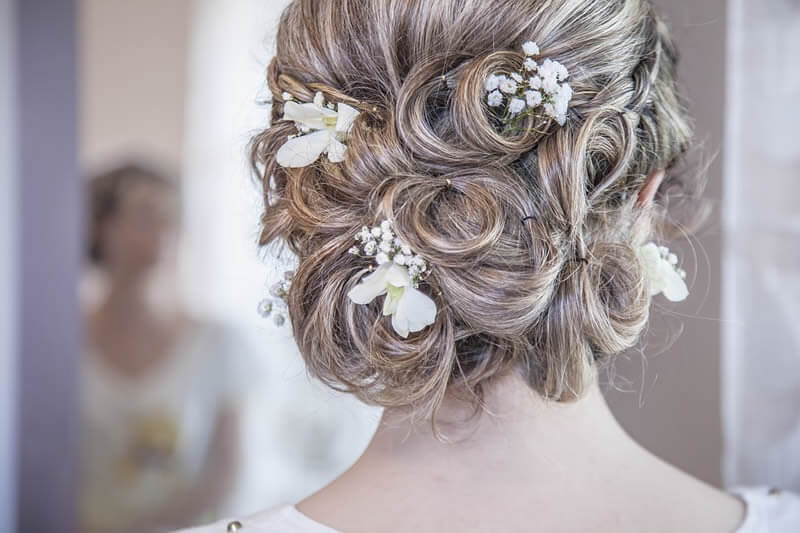 Top 2017 Wedding Hairstyles and Make-up Looks