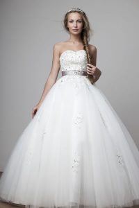 Mistakes to Avoid When Shopping for a Bridal Dress
