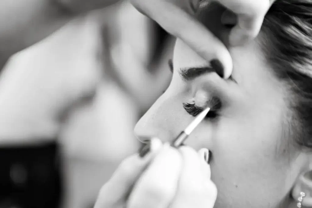 how to make wedding makeup last all day