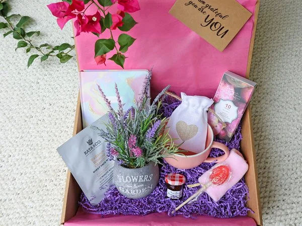 Best-personalised-bridesmaid-gifts-2026-elegant-jewellery-and-engraved-gifts-displayed-beautifully Best personalised bridesmaid gifts 2026 - elegant jewellery and engraved gifts displayed beautifully